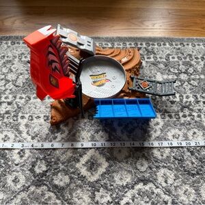 Hot Wheels Monster Trucks Arena Smashers Tiger Shark Spin-Out Challenge